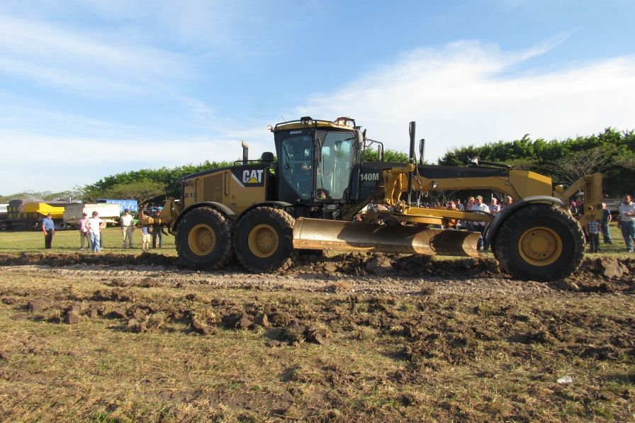 Alat Berat Motor Grader