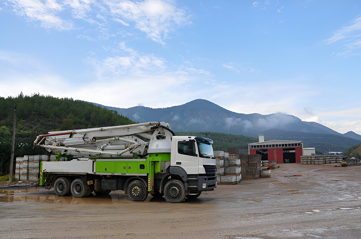 Apa Fungsi dari Concrete Pump Truck