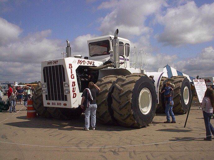 Traktor Terbesar di Dunia