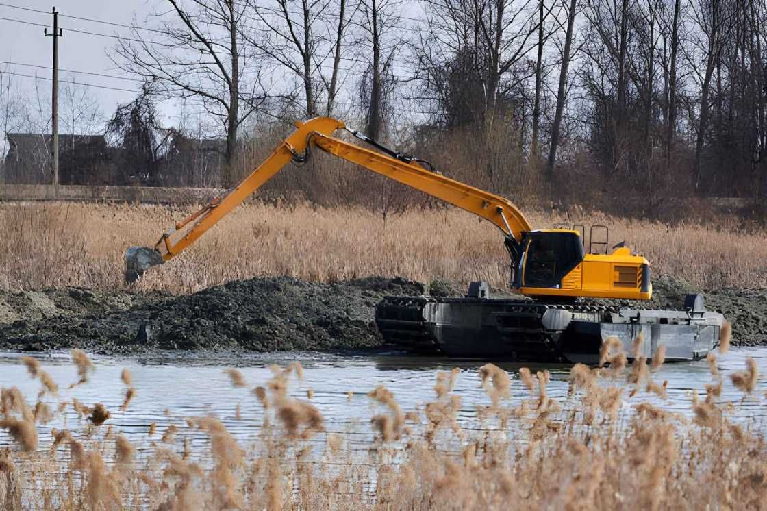 Fitur & Spesifikasi pada Excavator Amphibious