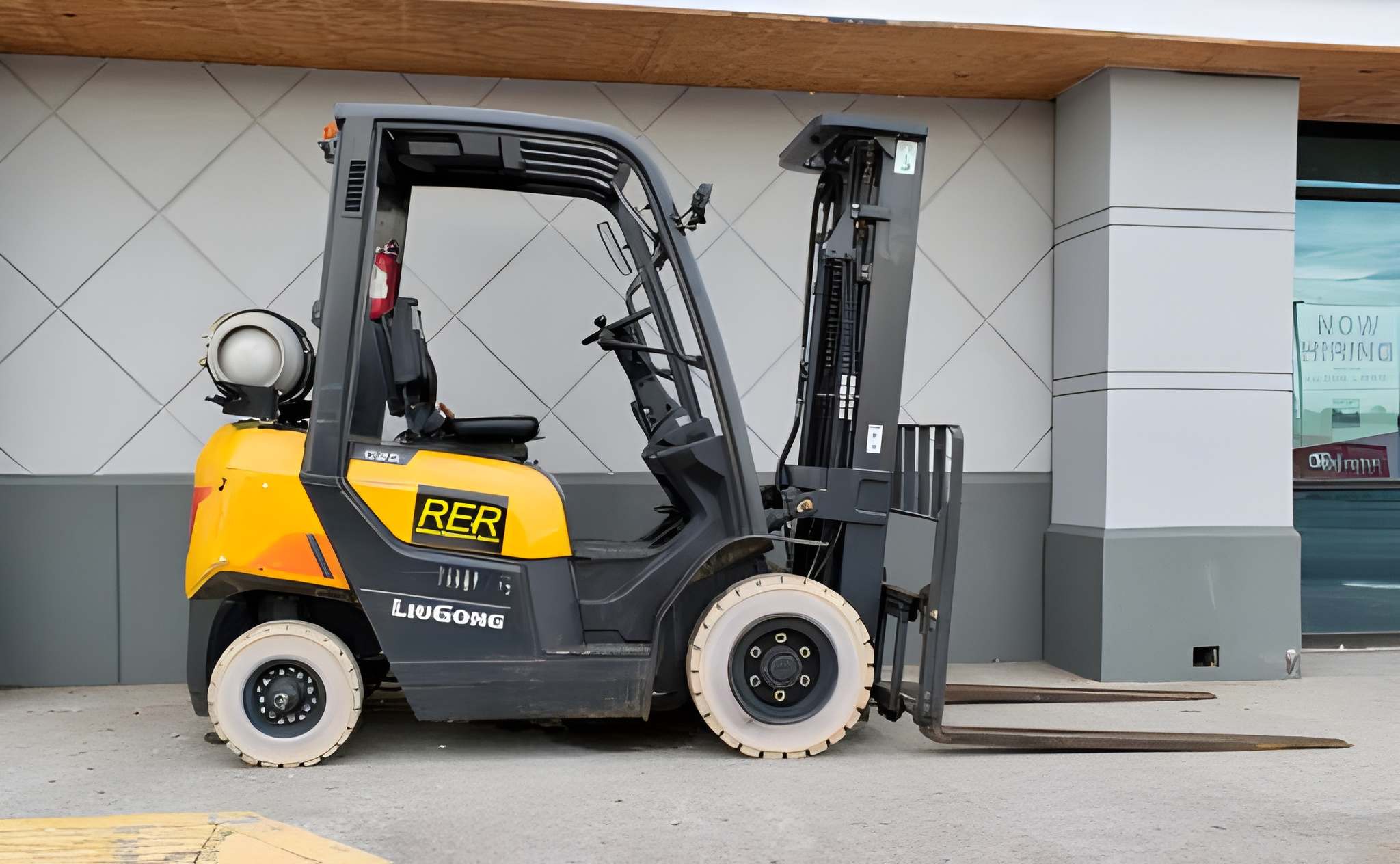 Forklift – Andalan untuk Barang Menengah