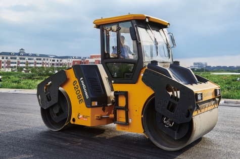 alat berat tandem roller