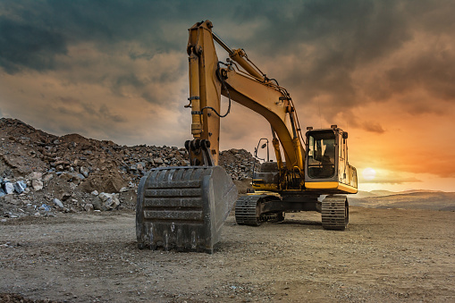 cara memilih alat berat - Excavator