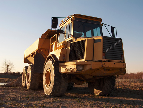 hambatan alat berat di pertambangan