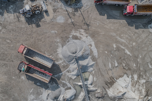 hambatan alat berat di pertambangan