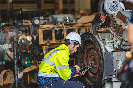 meningkatkan masa pakai alat berat
