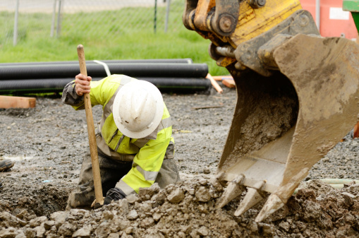 teknik memanipulasi tanah dengan excavator